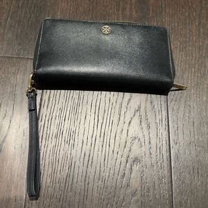 ♦️♦️ AUTHENTIC TORY BURCH BLACK ROBINSON WALLET ♦️♦️